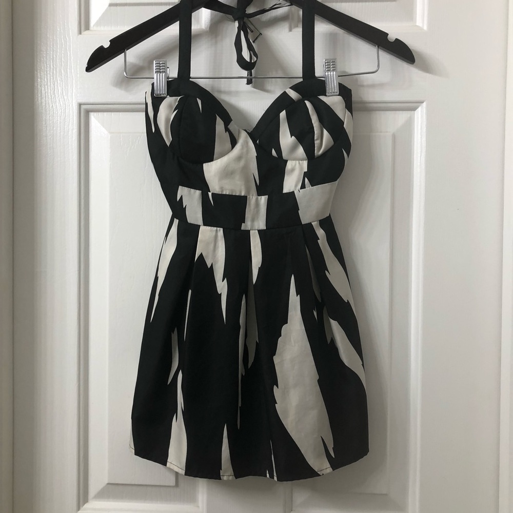 Cute black and white top size small